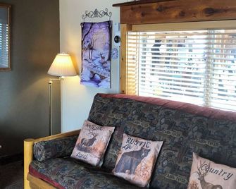 Vallecito Lake Cabin ---- - Bayfield - Living room