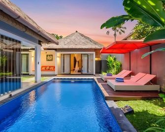 Villa Jerami & Spa - Kuta - Piscina