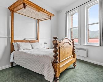 Empire Hotel Queenstown - Queenstown - Bedroom