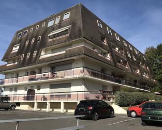 Contemporary Apartment In A Quiet And Comfortable Location On The Heights Of Trouville - Trouville-sur-Mer - Building