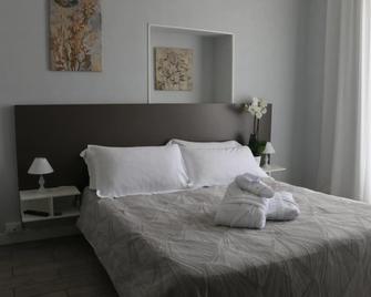 Hotel Regina Margherita - Bordighera - Habitación