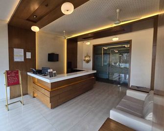 Hotel Western Inn - Vasai - Front desk