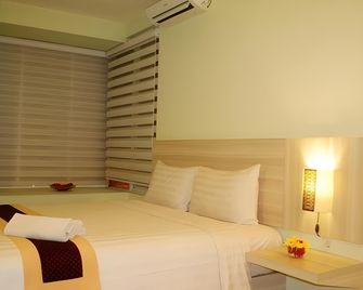 Sky Hotel Jogja - Yogyakarta - Habitación