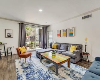 Best Austin Location, Pool, Style + Lots of Extras - Austin