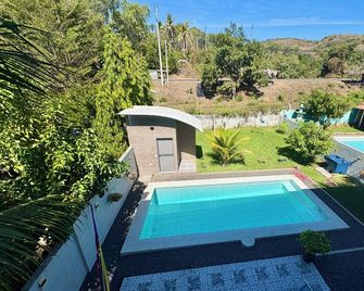 Surf City Beach House with Private Pool – 5 Min Walk to Beach, Near El Tunco - Santa María Mizata - Piscina