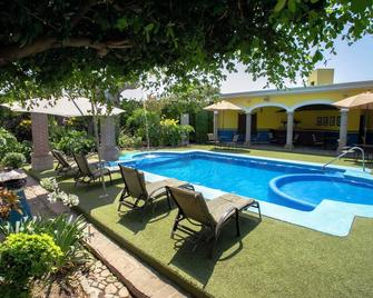 La Casa de Los Patios Hotel & Spa - Sayula - Pool