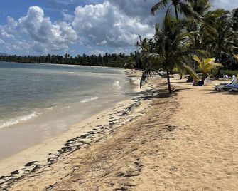 Portillo Luxury Apartment By Yellowkeyrentals - El Limon - Beach