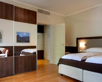 Grand Hotel Presolana - Castione della Presolana - Bedroom