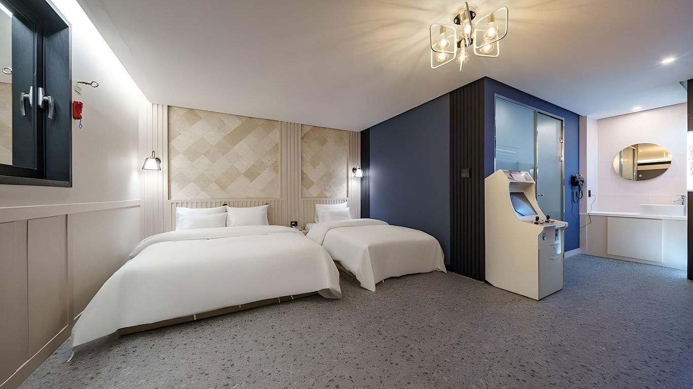 تشيونان هاوند هوتل