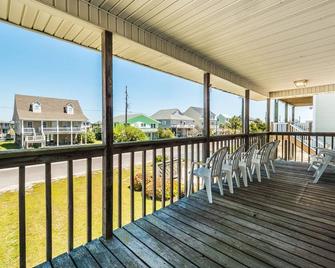 Zion East - Topsail Beach - Balcony