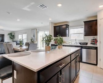 Spacious Merced Vacation Rental! - Merced - Kitchen