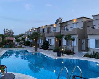 Secret Garden Hotel - Maleme - Pool