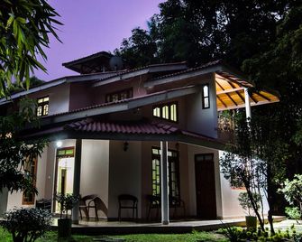 Binara Home Stay -Tourist Lodge - Polonnaruwa - Edificio
