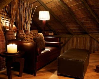 Serena Mivumo River Lodge - Mkalinzu - Lounge