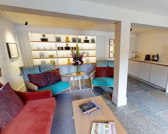 Abbey Strand Apartments, at Holyrood - Единбург - Вітальня