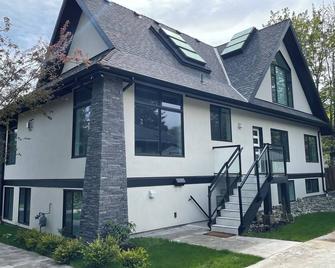 Rockland House Suite - Victoria