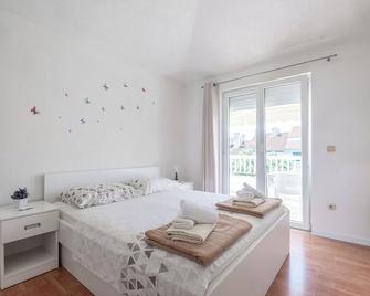 Apartments Ivo - Makarska - Schlafzimmer