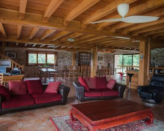 Chambres D Hotes Azkena - Arrast-Larrebieu - Living room