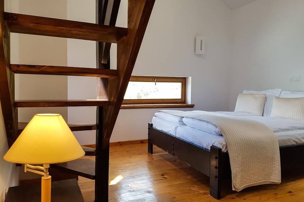 Holiday in the forest with beautiful view of the city of Sarajevo - סרייבו - חדר שינה