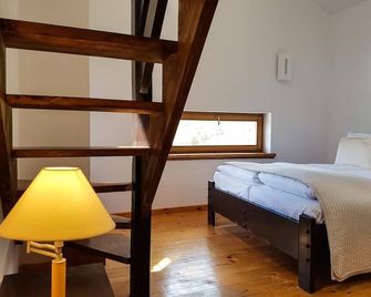 Holiday in the forest with beautiful view of the city of Sarajevo - Sarajevo - Habitación