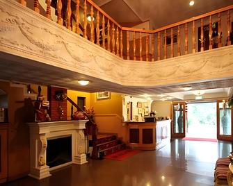 Ali-Shan Kaofeng Hotel - Alishan Township - Rezeption
