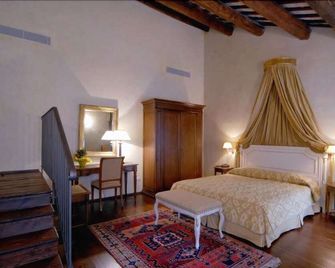 Villa Marcello Marinelli - Cison di Valmarino - Schlafzimmer