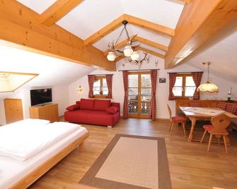 Alphirt Ferienwohnungen - Fischen im Allgäu - Wohnzimmer