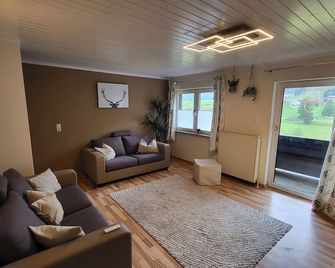 Alpenzeit Apartments - Apartment Reh, Two bedroom with Balcony - Bruck an der Großglocknerstraße - Wohnzimmer