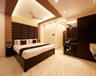Al Noor Palace Business Class Hotel - Chennai - Bedroom