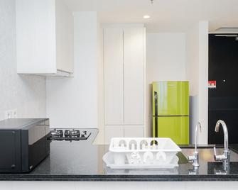 Comfortable And Nice 1br At Branz Bsd Apartment By Travelio - Yakarta - Habitación