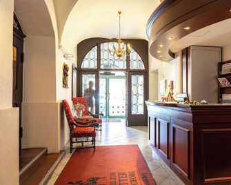 Hotel Zum Ritter St. Georg - Heidelberg - Front desk