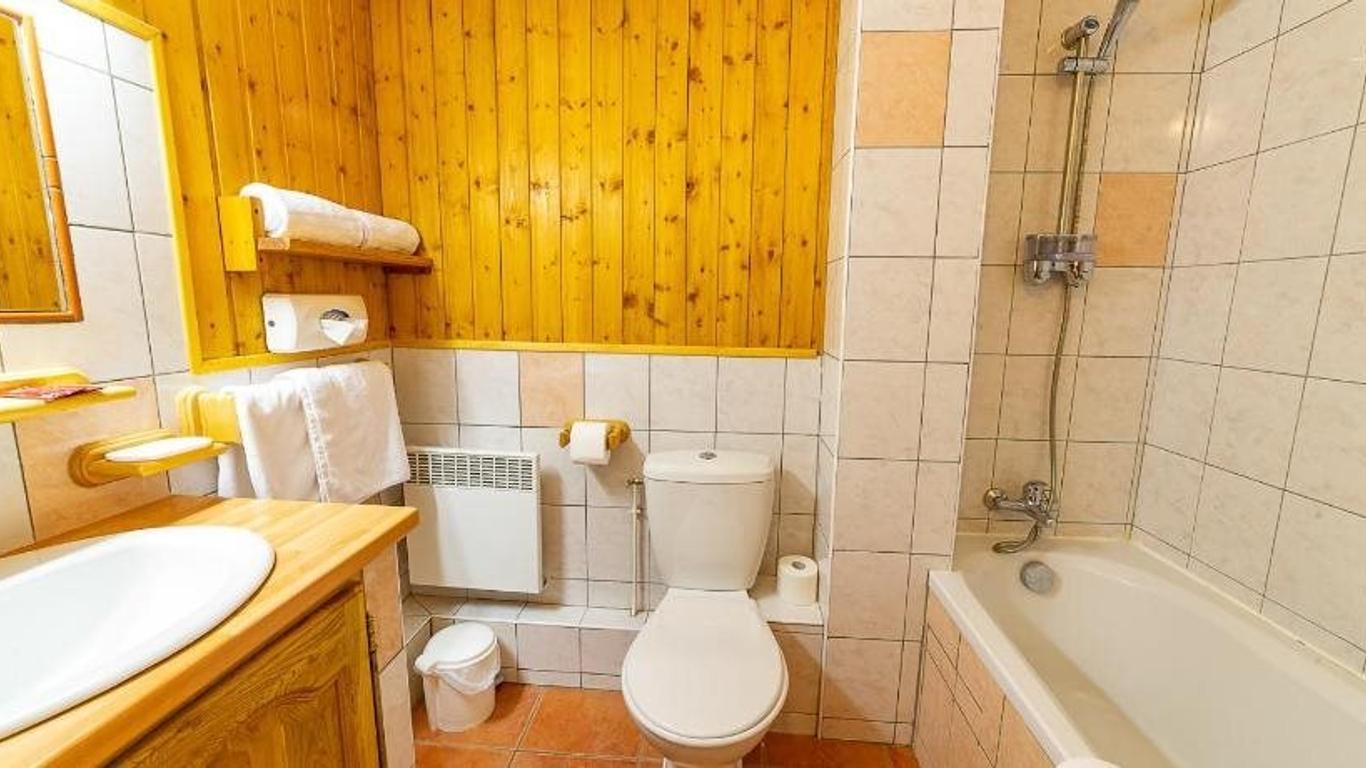 أوتل لو جراند تيتراس