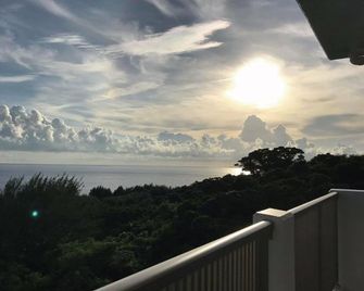 Churaumi Terrace - Motobu - Balkón
