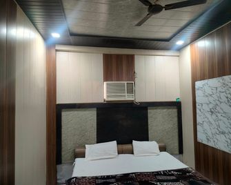 Hotel Narayan Palace - Agra - Bedroom