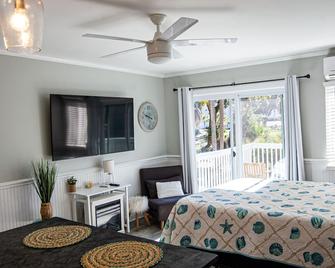 A Room With a View-1 BR Efficiency Condo Close to Everything. - Edisto Island - Bedroom
