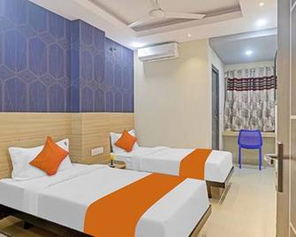 Fabhotel The Botanica - Nr Hyderabad Central University, Kondapur - Hyderabad - Bedroom