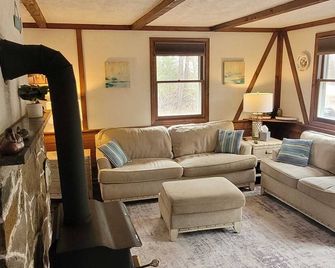 Best value on Newfound Lake NH 2 day min - Bristol - Sala de estar