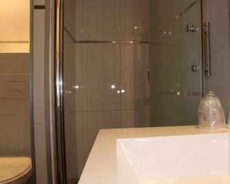 L'Eau des Collines - Marseille - Bathroom