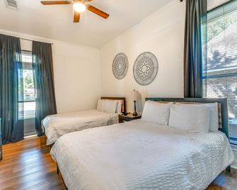 Stunning Baton Rouge Home W/ Pool: Near Lsu! - Baton Rouge - Bedroom