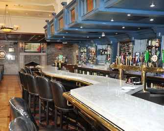 Treacys Oakwood Hotel - Shannon - Bar