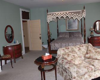 Victorian Charm Inn - Towanda - Bedroom