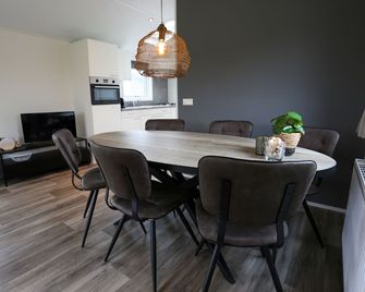 Beautiful house in a wonderful place! - Zonnemaire - Dining room