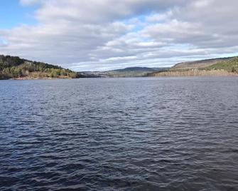Amazing Mattawa Riverfront, Mountain View Home, Close To Adventures & Amenities - Mattawa - Playa