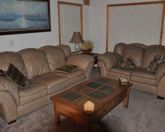 Escape to Treasure Lake! - DuBois - Sala de estar