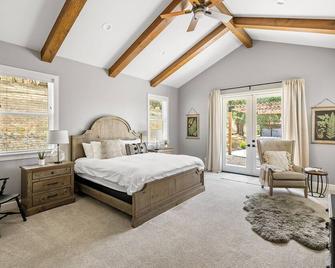 Luxurious, Modern Farmhouse in Wine Country - Atascadero - Bedroom