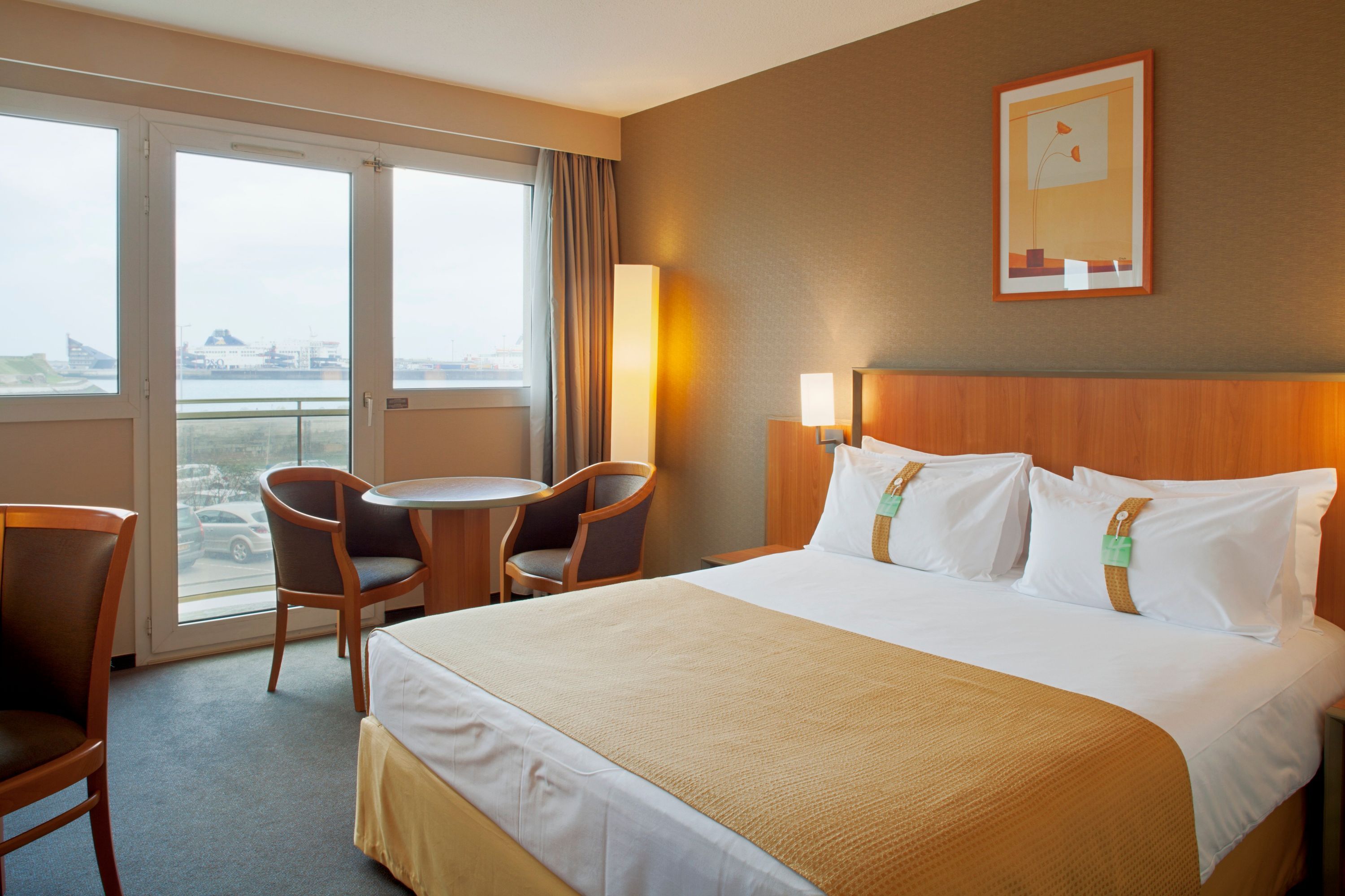 Holiday Inn Calais - Centre Car Ferry by IHG - קאלה - חדר שינה