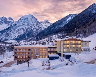 Alpenhotel Zimba - Brand - Building