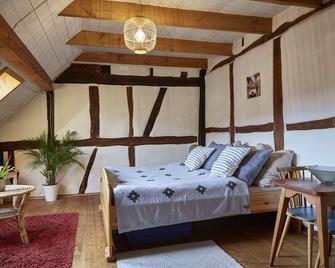'Uriger Fachwerktraum' for max. 6 persons - Jestetten - Habitación