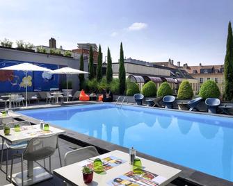 Novotel Metz Centre - מץ - בריכה