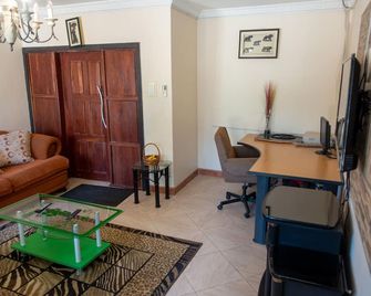 Trench Town Lodge - Livingstone - Living room